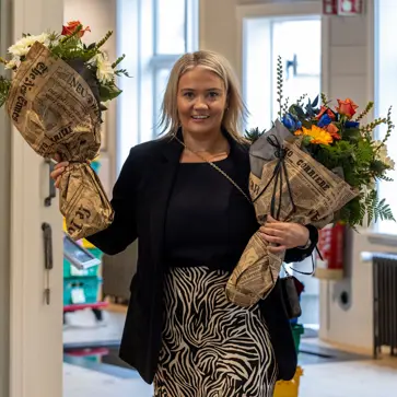 458644972 439499135780272 2337676368308475552 N